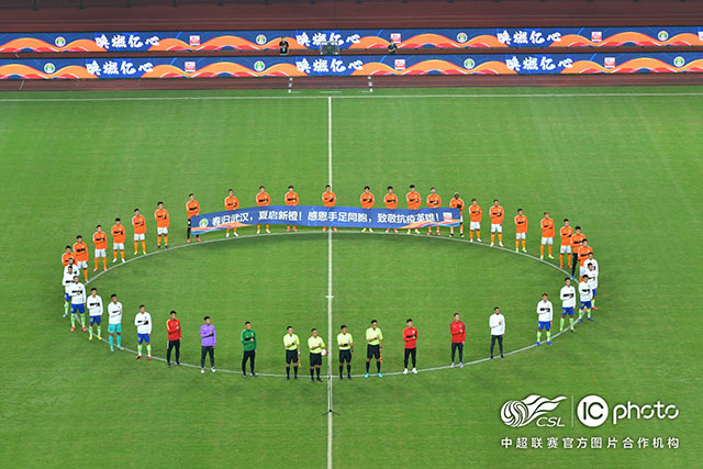 吹杨12+15老鹰4连胜送鹈鹕9连败 绿军大胜热火