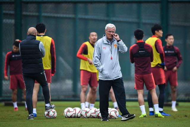 胡梅尔斯前妻：我非常爱我的前夫 我生活中缺男人