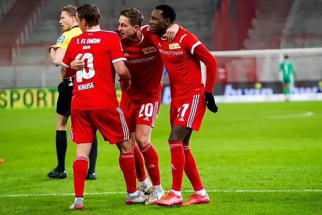 艾顿22+15开拓者力克热火 尼克斯送篮网4连败