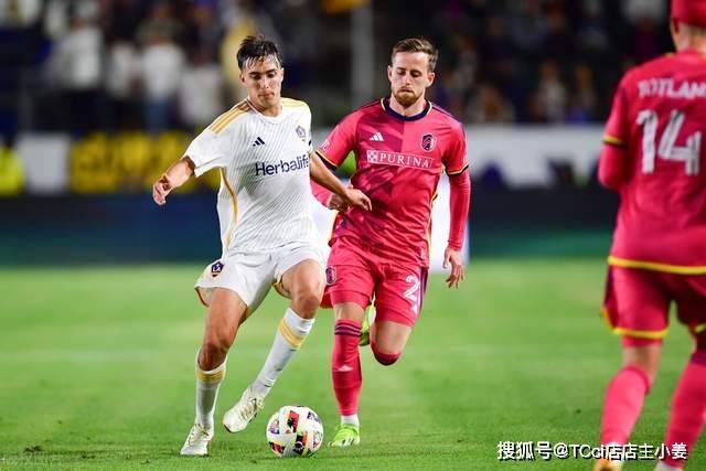 2026湖南省龙舟超级联赛选拔赛开赛 42支龙舟竞渡澧水